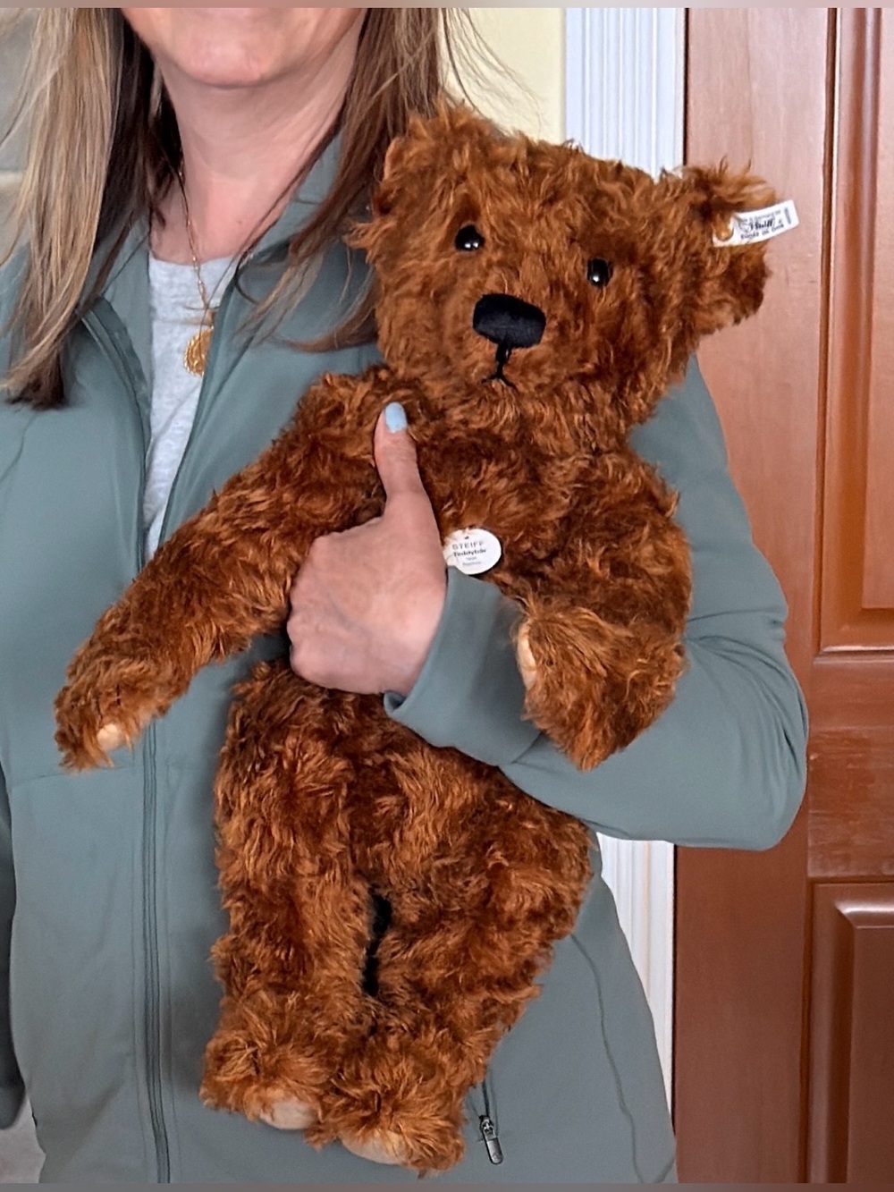 1905 Steiff Replica (404306) 20" mohair teddy bear with Box and papers